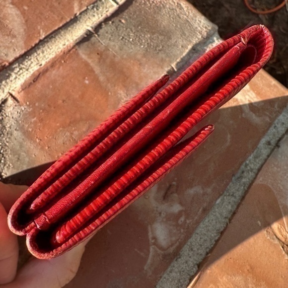 AUTHENTIC Louis Vuitton Malletier Epi Red Leather Elise Wallet - Picture 7 of 11